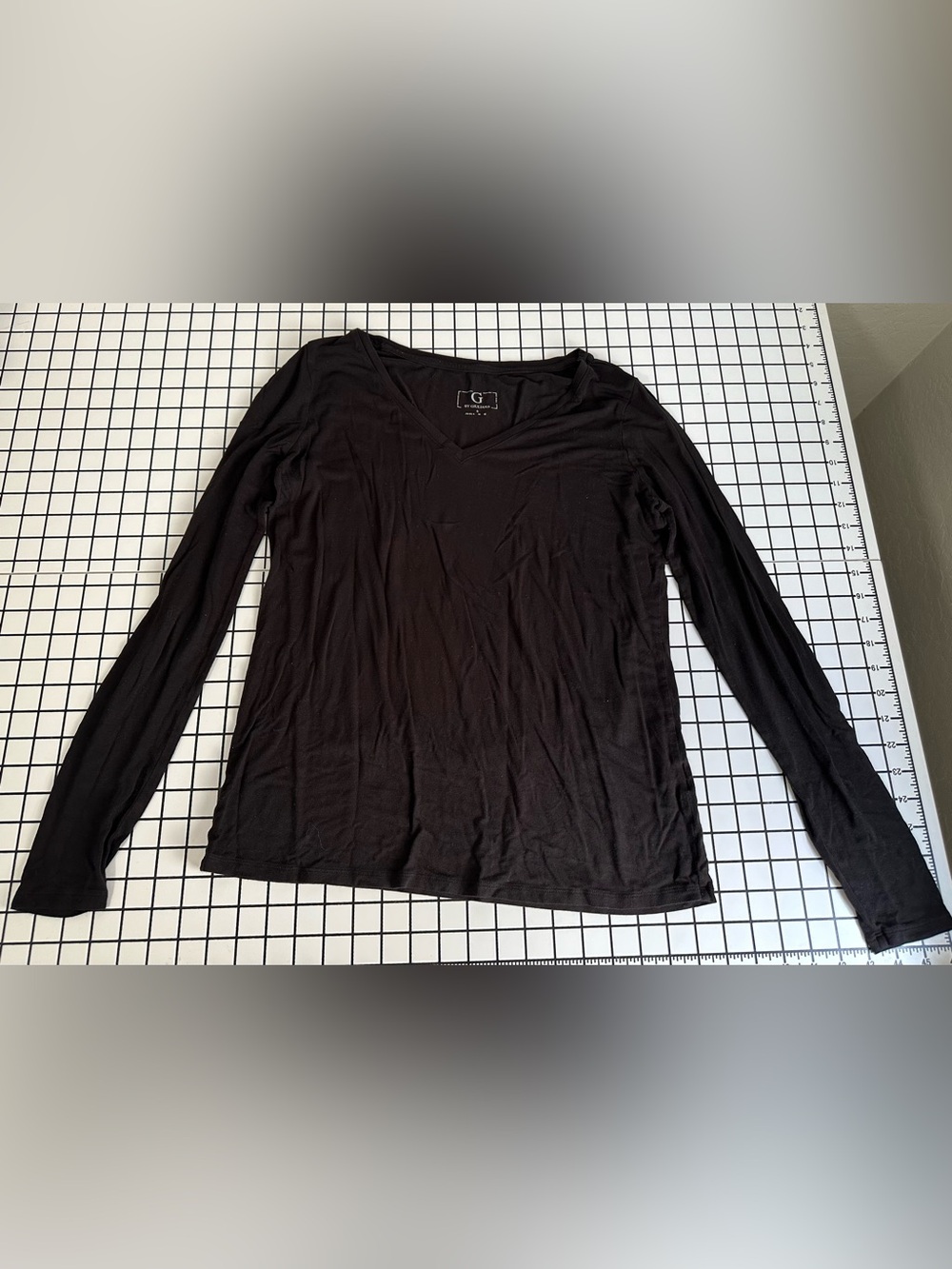 G by Giuliana Black Long Sleeve V-Neck Tee